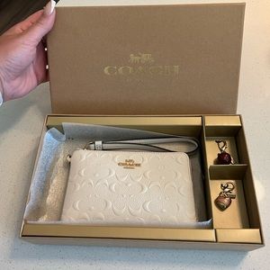 Coach Boxed Signature Corner Zip Wristlet With Charms